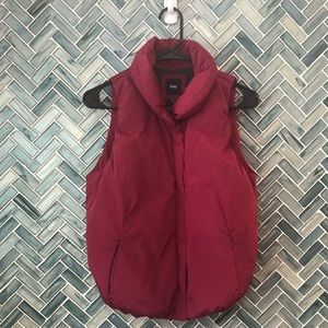 GAP XS Cranberry Red Puffer Vest EUC Warm and Cozy